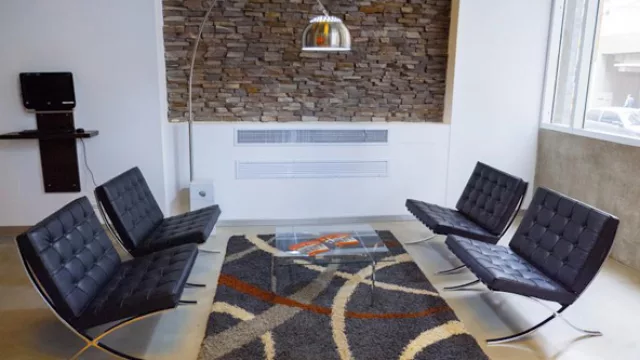 Las Sillas Barcelona sorprende a los amantes del diseño y se llevan el protagonismo en la sala de estar.