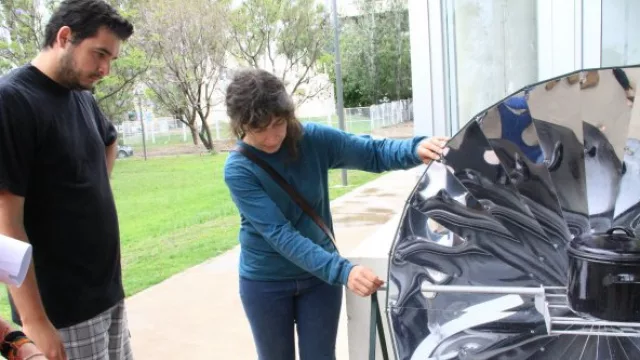 La cocina solar parabólica se desarrolló en la incubadora de empresas de la UNC.