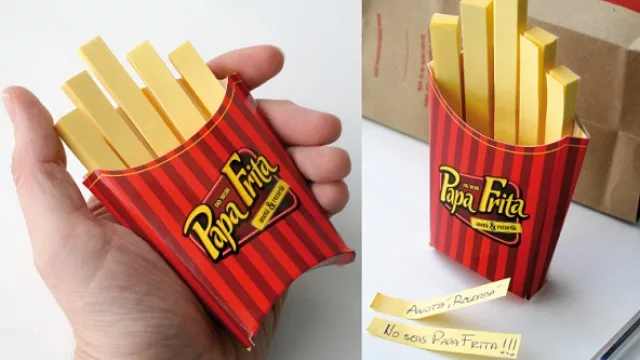 Anotadores papas fritas. El clásico color de los Post It pero aprovechando la morfología y el envase. (Omnipresentes)