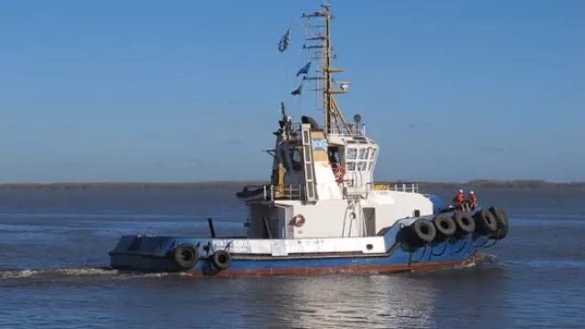 La Uruguaya Urutug juega a “tres puntas” y llega al puerto capitalino