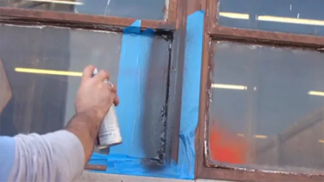 Adhiere sobre todo tipo de superficies, incluso oxidado.