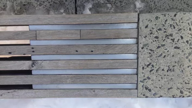 Piedra, madera y metal, todos juntos en perfecta armonía dándole forma a uno de los tantos bancos en High Line.