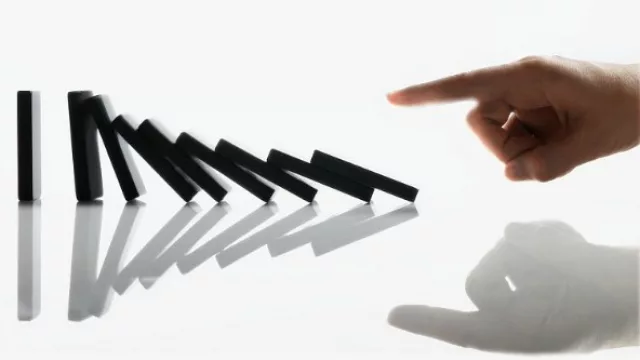 La fórmula perfecta para que caiga una mesa: el esquema Ponzi