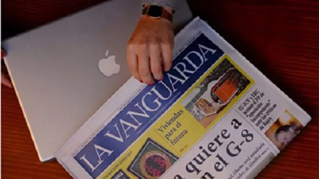 ¿El diario bajo el brazo? No, una funda para tu computadora portátil que juega esa suerte. (Disponible online)