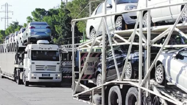 Se desploma la venta de autos a concesionarias (hacia un sistema con muy poco stock)