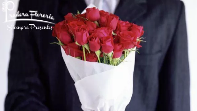 La media docena de rosas la encontrás a $ 210 en Pradera Florería y la docena completa a $ 400.