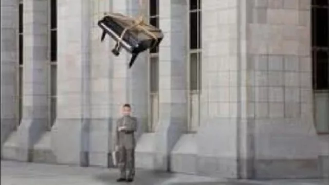 Viendo caer el piano