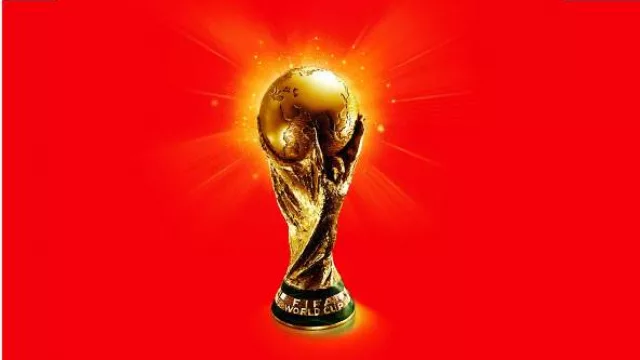 El trofeo más fotografiado del mundo pasó por Córdoba (¿de verdad es la Copa original?)