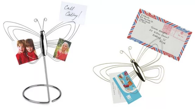 Las figuras que conforman las alas de las mariposas convertidas en estos sujetadores ideales para fotos. (Disponible Umbra)