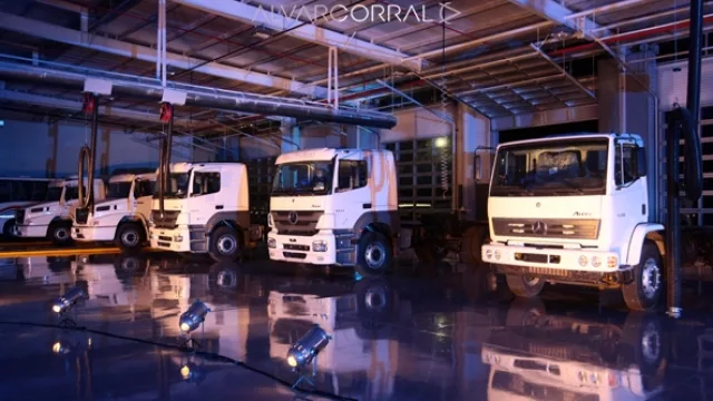 La nueva concesionaria tiene grandes espacios para el service de camiones, ómnibus y autos.