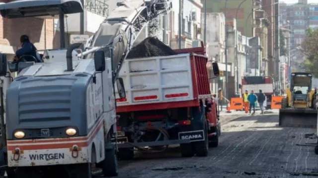 Continúa la reparación de 1.700 metros de la calle Mariano Moreno