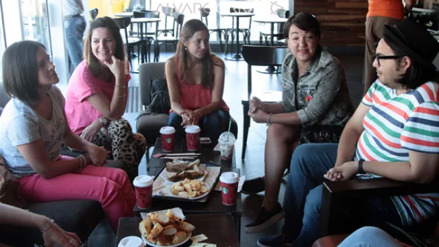 Jazmín Chebar, UES 21 y Córdoba Shopping