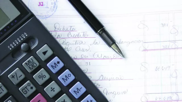 Argentina, al borde de hiperinflación técnica (contadores en alerta por “mala praxis”)