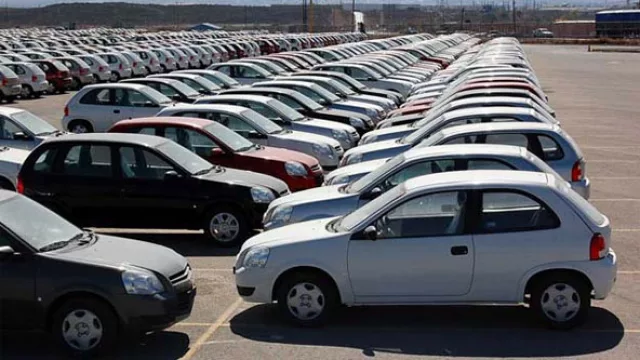 A noviembre el mercado automotor declina 7% (el segmento de autos y utilitarios crece 11.5%)