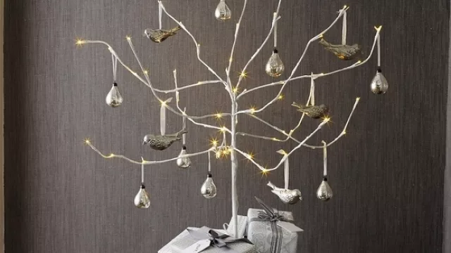 La morfología del tradicional Árbol de Navidad que era un pino, ahora tomó la forma que el cliente desee.