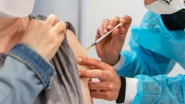 ¿Están perdiendo efectividad las vacunas? Por qué debemos ser cautos con los datos de Israel