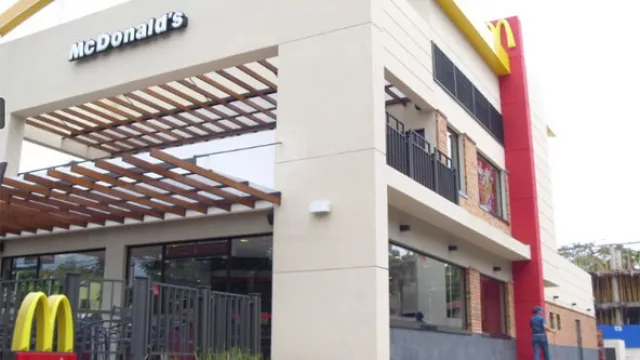 McDonald&#39;s confirma su presencia en la capital del verano con un novedoso local