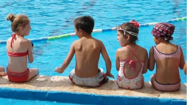 Piletas saladas: aumentan las cuotas de las escuelas de verano