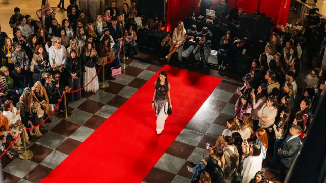 Chapter en Córdoba Shopping: más de 10 marcas de primera línea activaron el retail con una "pasarela viva" (te lo mostramos en fotos)