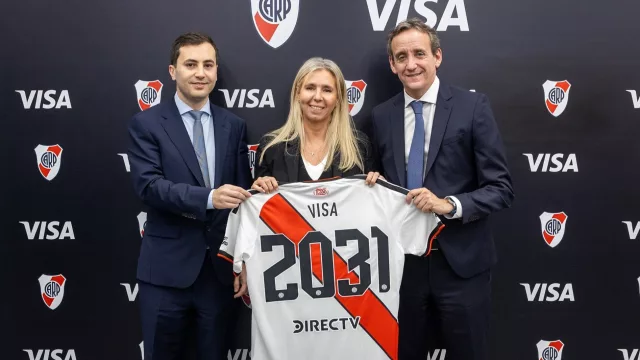 Visa se pone la banda y firma acuerdo con River hasta 2031 (con pagos NFC en el Monumental, “click to pay” y biometría)