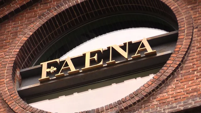 El punto de encuentro en Buenos Aires fue el exclusivo hotel Faena, para un almuerzo frugal antes de partir a la Bombonera (dato: César Salad a $ 120).