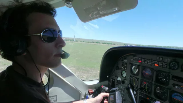 Tomás, el piloto que nos llevó hasta casi el infinito y más allá.