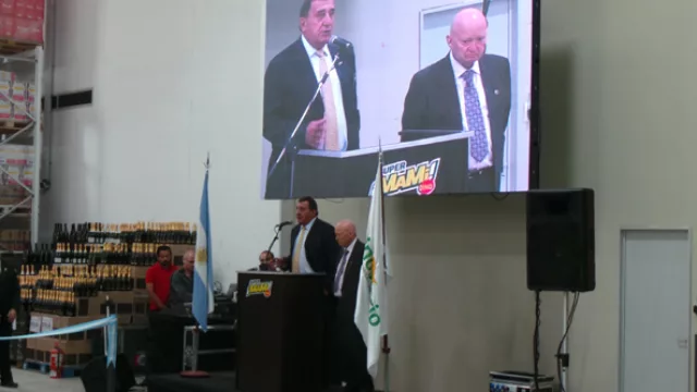 Bugliotti iza la bandera de Súper ¡MaMi! en Salsipuedes (y opina sobre la salida de Moreno)