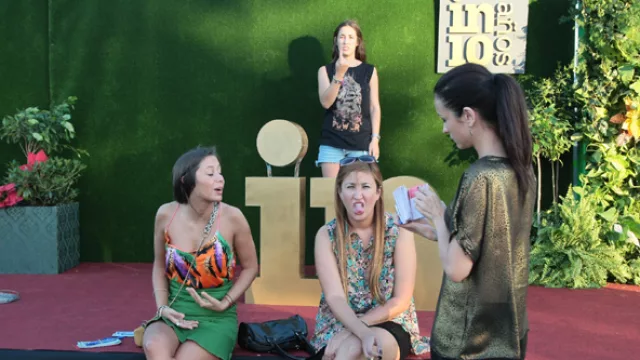 El equipo de producción de InfoNegocios que realizó la acreditación fotográfica: Guillermina Delupi, Mechi Beracochea y Vic Vanella