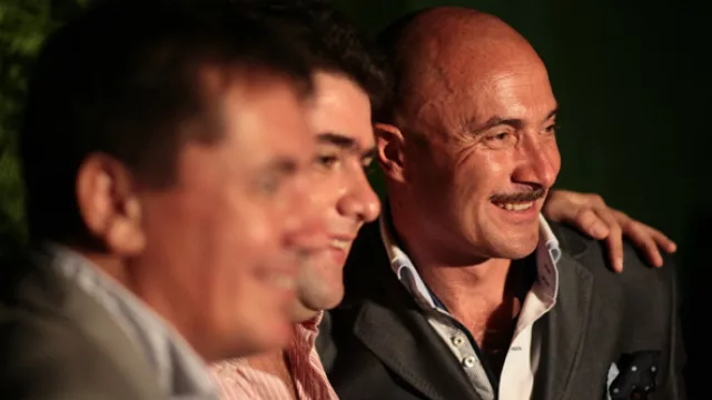 Los socios de InfoNegocios felices al final: Iñigo Biain, Ignacio Etchepare y Flavio Olivier (¿ah? ¿te diste cuenta?  Sí, fueron 11 fotos y no 10).