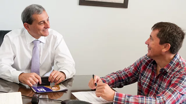 Manejamos un presupuesto anual de $ 15 millones.