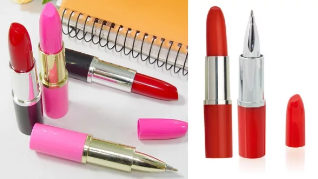 No es un lápiz de labios, pero ocupa el mismo lugar y aparente serlo. Lapiceras bien femeninas para la cartera de la dama. (Disponible en Morph – Patio Olmos)