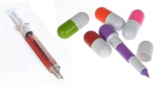 Ni para que lo tomes ni para que lo inyectes. Lapiceras para asustar y jugar con la sorpresa. (Disponibles en Morph – Patio Olmos).