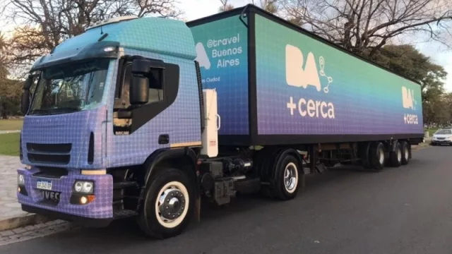 El camión de promoción turística de la ciudad de Buenos Aires llega a Neuquén