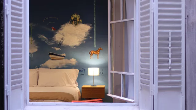 Cinco habitaciones fueron intervenidas por artistas locales.