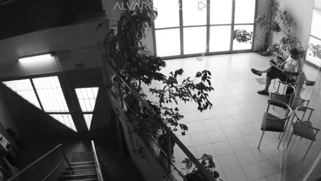 La productora funciona en un gran galpón de Barrio Alto Alverdi