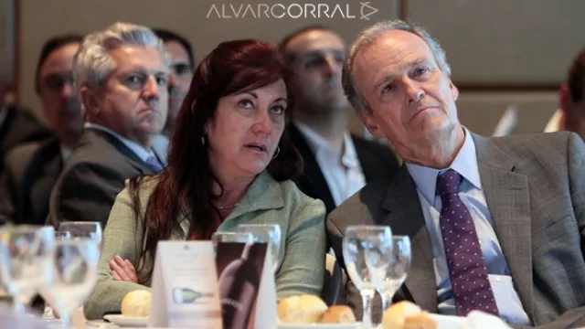 Laura Rodriguez Machado, candidata a legisladora por el PRO, junto a Manuel Tagle.