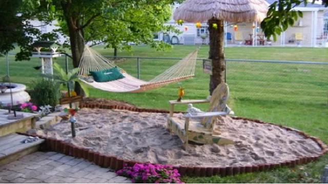 Una miniplaya también es una interesante área de juegos para los niños.