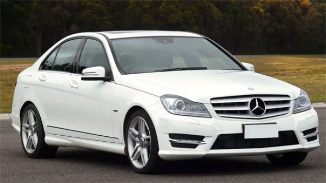 Los paraguayos prefieren a Mercedes (dentro del segmento de autos premium)