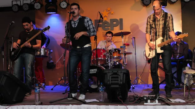 Banda en vivo para cerrar