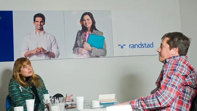 A la hora de sumar a alguien al equipo me fijo en su capacidad de adaptación al cambio. Eso se ven más en la entrevista, no en CV.