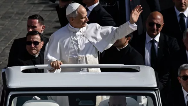 Una Toyota Hilux argentina se convertirá en el Papamóvil de León XIV (será adaptada bajo lineamientos del Vaticano)