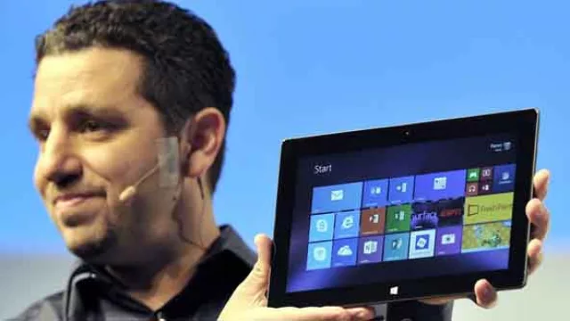 La presentación por parte de Panos Panay.