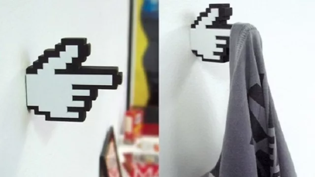  El cursor del mouse hecho perchero. (Disponible en MercadoLibre)