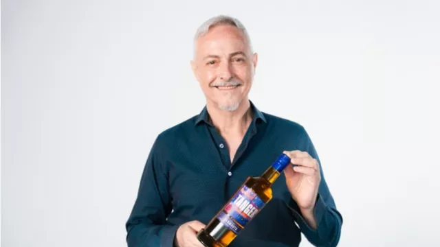 Pedro Aznar vuelve a Córdoba: esta vez presenta su vermut