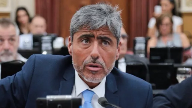 Cree que hace falta un cambio y opina