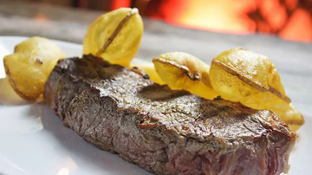 A la parrilla, los uruguayos consumimos 14 millones de kilos de carne bovina al mes