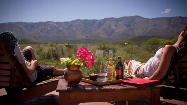 Calma Nono, la escapada para parejas al pie de las Altas Cumbres (jacuzzi panorámico, hogar a leña y hasta un 30% de descuento en septiembre)