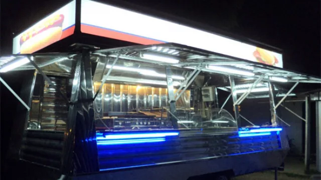 En MVD hay un carro de chorizos cada 15 mil habitantes (uno 0Km a US$ 15 mil)