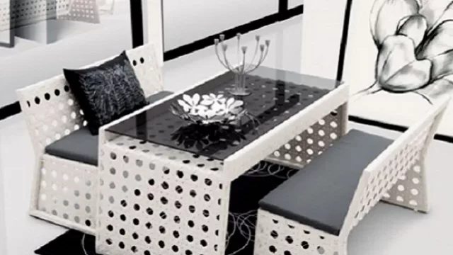 Mueble doble con respaldo. Ideal para uso exterior como interior.