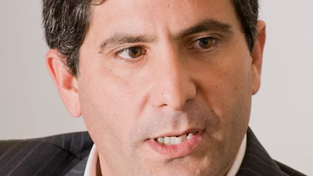 De la tinta sólida a los servicios 